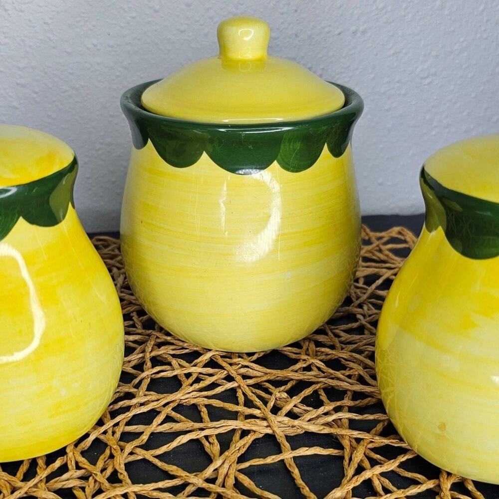 vintage salt and pepper shakers - Picture 2 of 6
